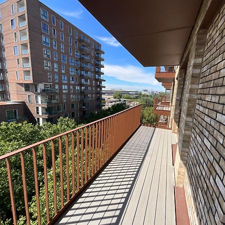 Deluxe Double Bed In Shared Apt Near Canary Wharf, City Airport & O2 Arena With Thames View Londra Exterior foto