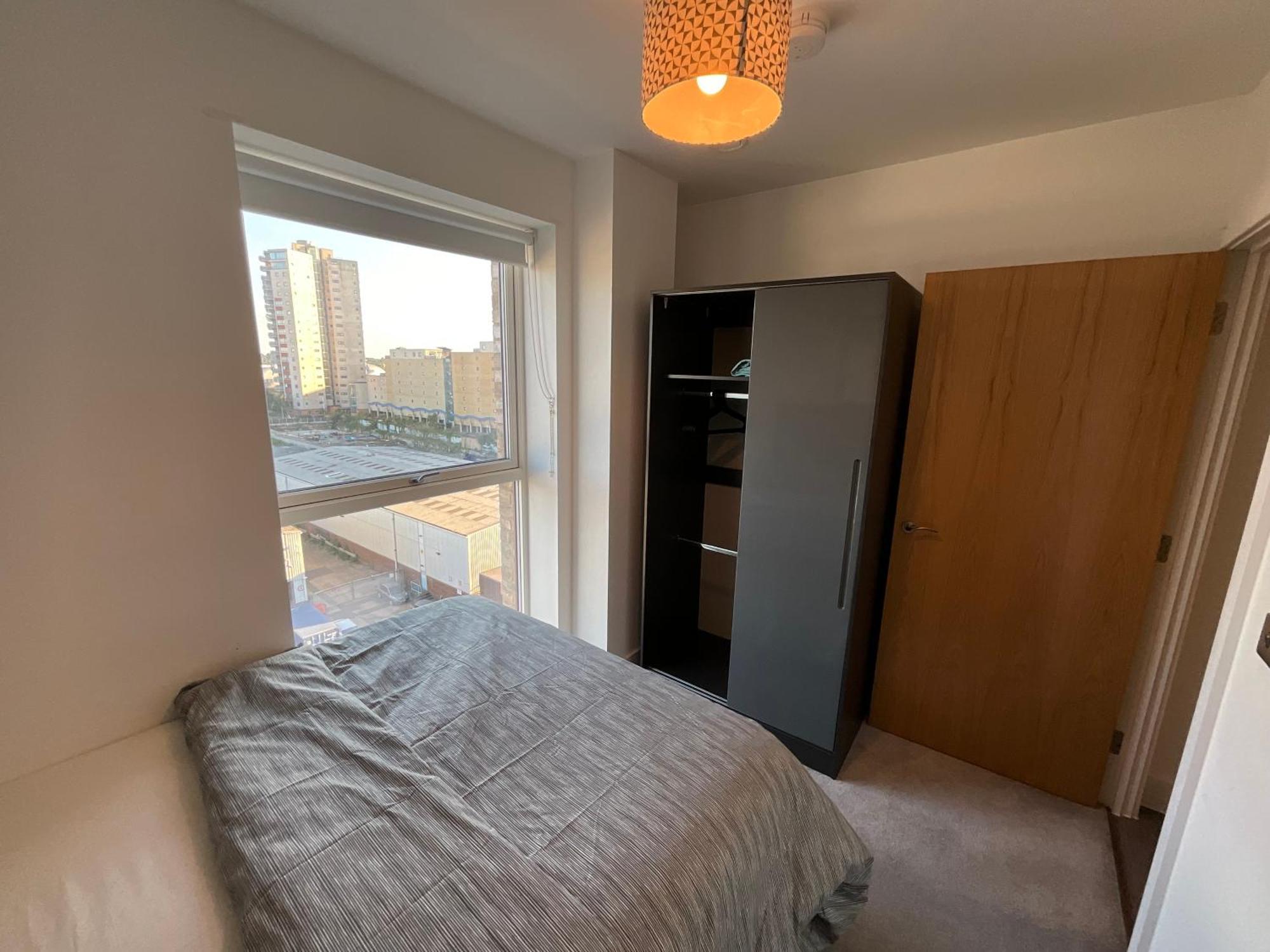 Deluxe Double Bed In Shared Apt Near Canary Wharf, City Airport & O2 Arena With Thames View Londra Exterior foto