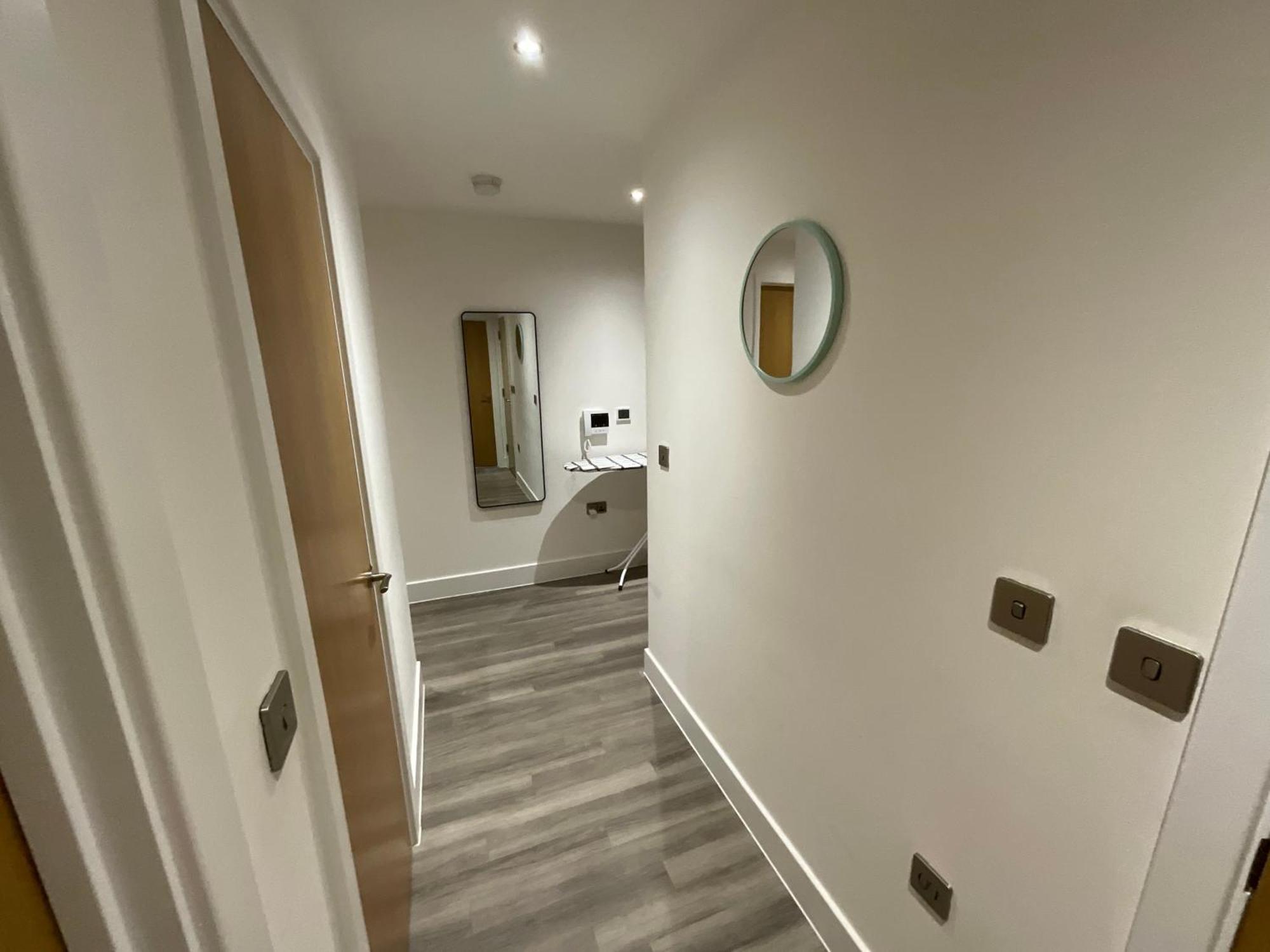 Deluxe Double Bed In Shared Apt Near Canary Wharf, City Airport & O2 Arena With Thames View Londra Exterior foto