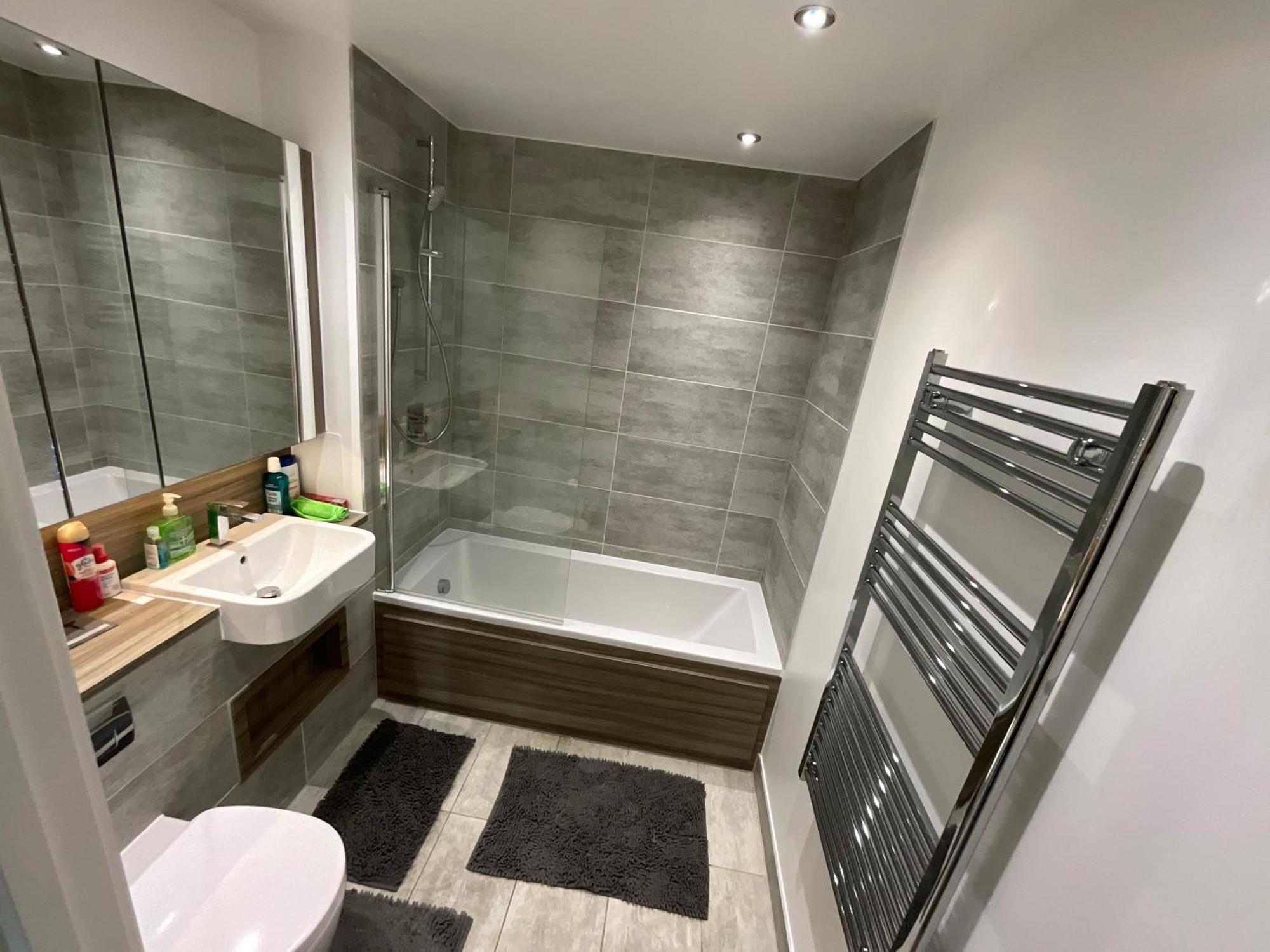 Deluxe Double Bed In Shared Apt Near Canary Wharf, City Airport & O2 Arena With Thames View Londra Exterior foto