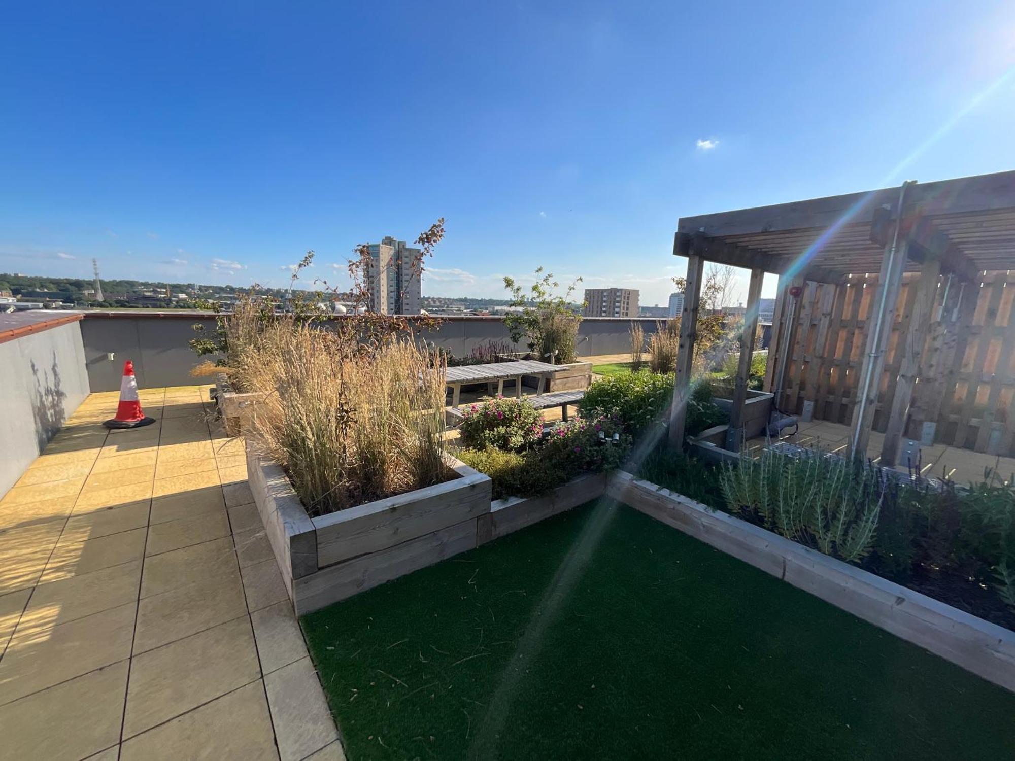 Deluxe Double Bed In Shared Apt Near Canary Wharf, City Airport & O2 Arena With Thames View Londra Exterior foto