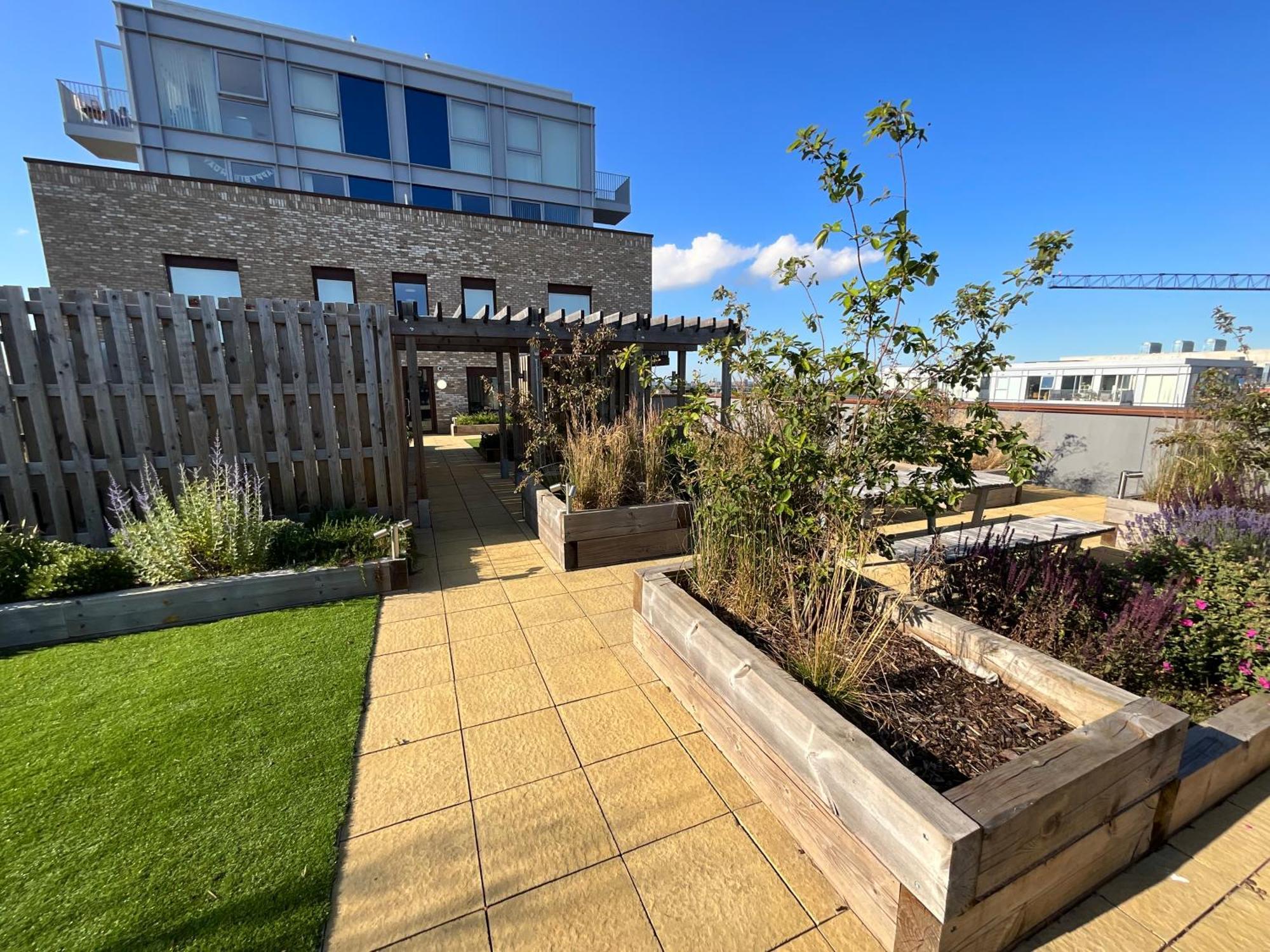 Deluxe Double Bed In Shared Apt Near Canary Wharf, City Airport & O2 Arena With Thames View Londra Exterior foto