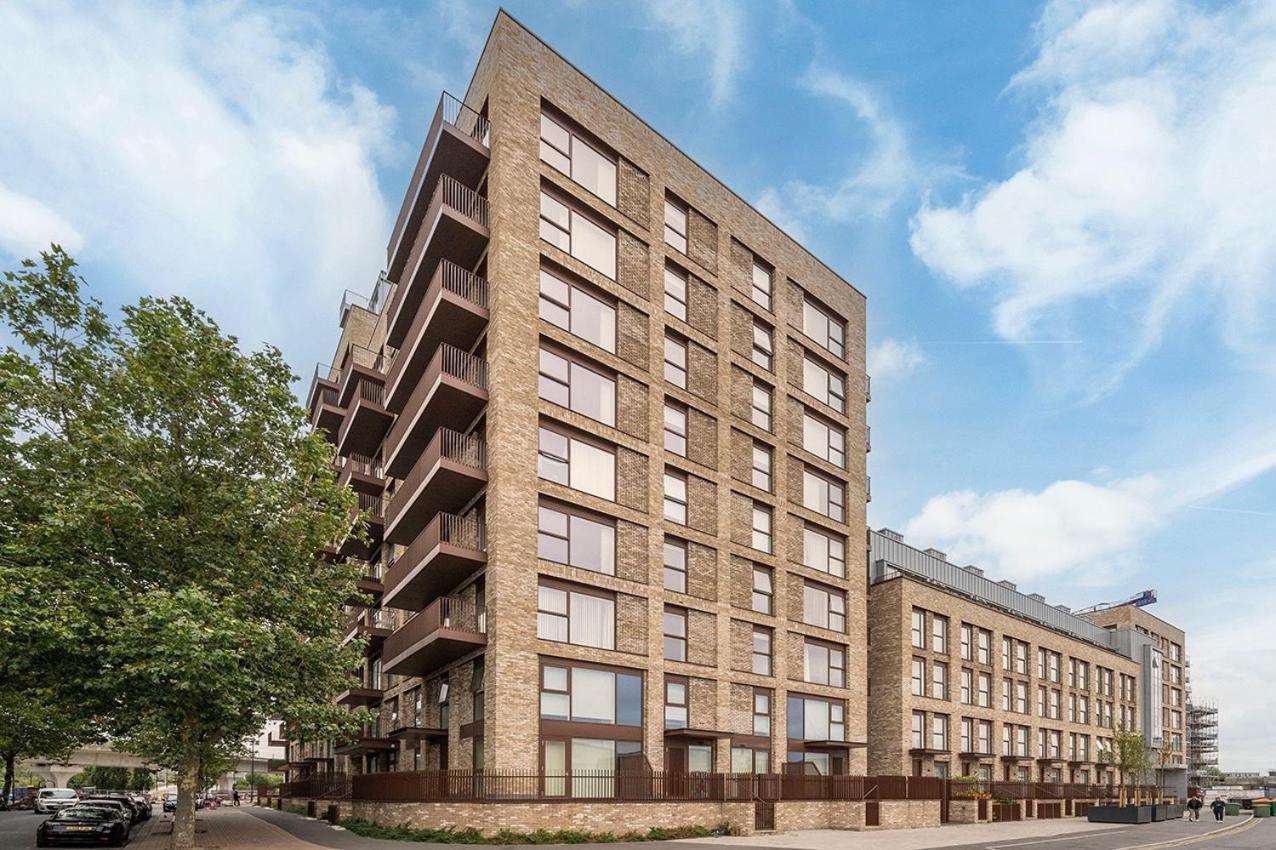 Deluxe Double Bed In Shared Apt Near Canary Wharf, City Airport & O2 Arena With Thames View Londra Exterior foto