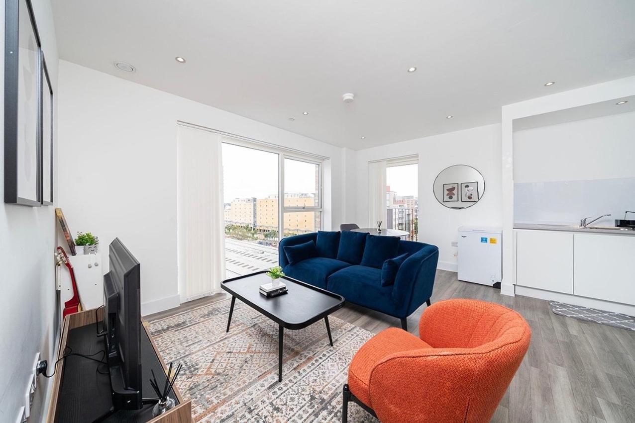 Deluxe Double Bed In Shared Apt Near Canary Wharf, City Airport & O2 Arena With Thames View Londra Exterior foto