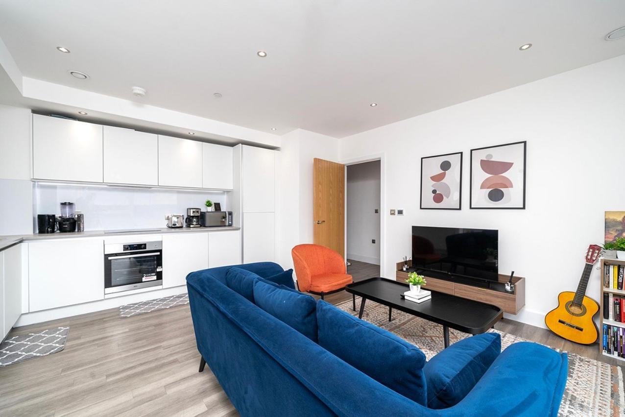 Deluxe Double Bed In Shared Apt Near Canary Wharf, City Airport & O2 Arena With Thames View Londra Exterior foto